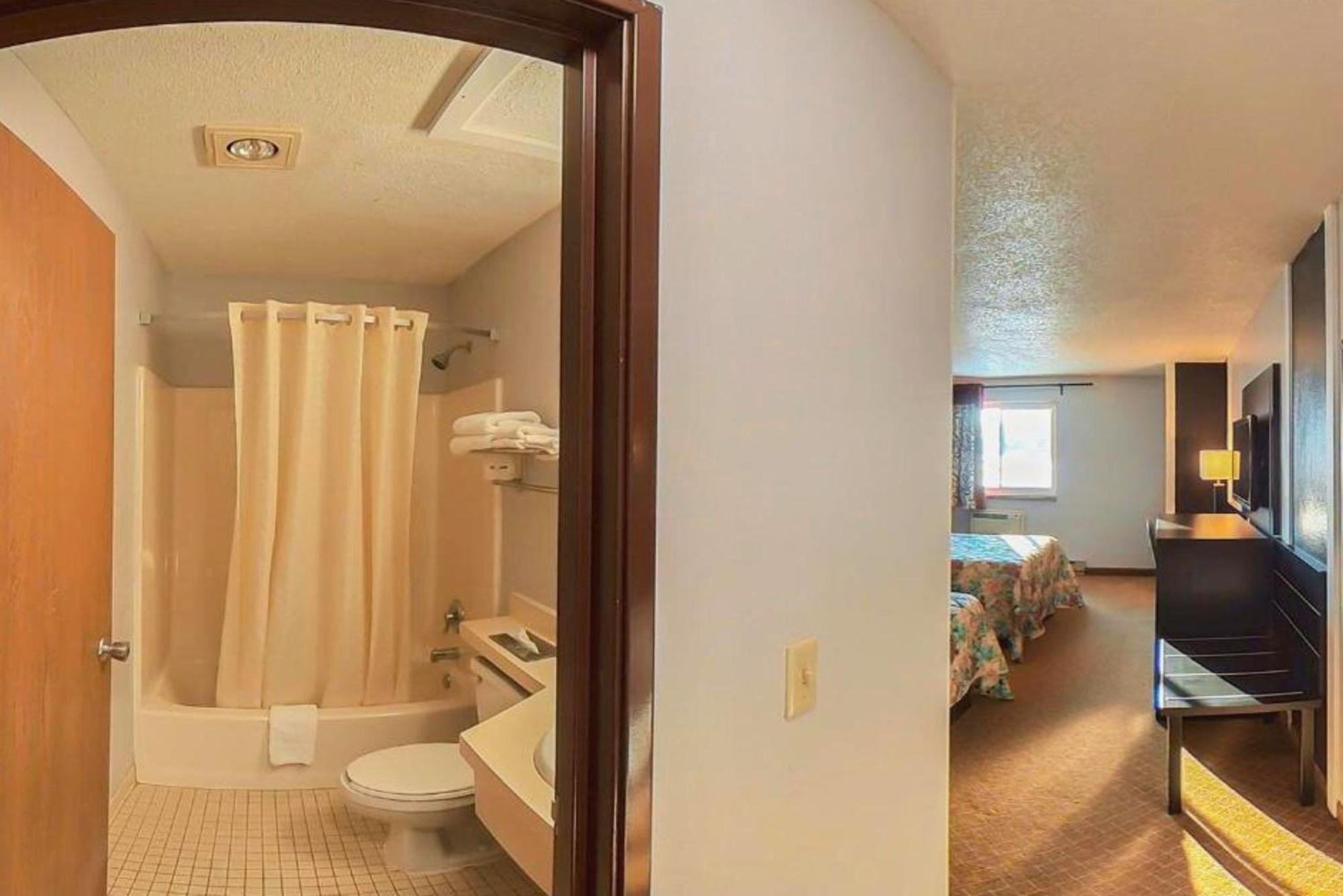 Coratel Inn & Suites By Jasper Hastings Luaran gambar